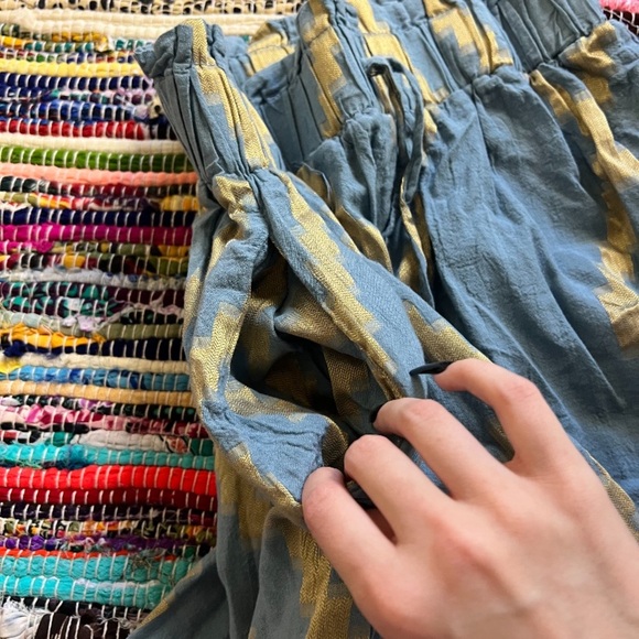 Zoya blue gold archaic shorts medium - Picture 5 of 5